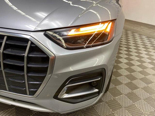 Photo of 2021 Florett Silver Metallic Audi Q5