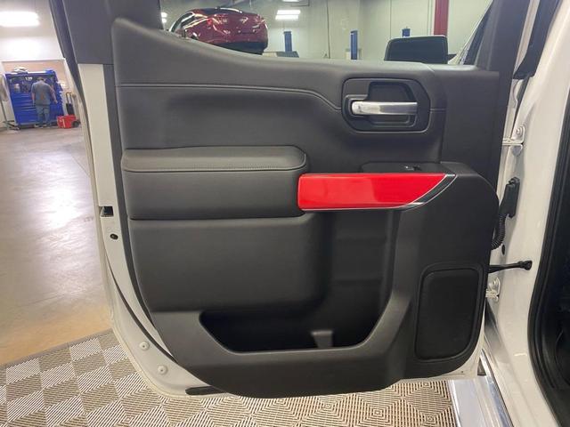 Photo of 2019 Iridescent Pearl Tricoat Chevrolet Silverado 1500