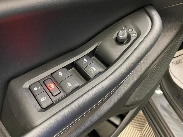 Photo of 2024 Metallic Jeep Grand Cherokee