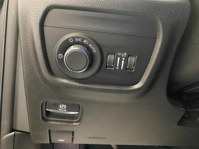 Photo of 2024 Metallic Jeep Grand Cherokee