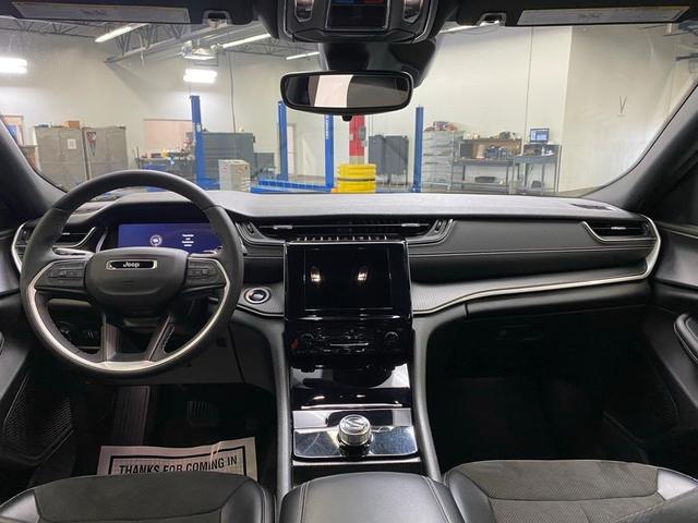 Photo of 2024 Metallic Jeep Grand Cherokee