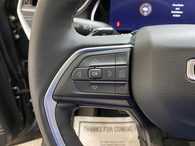 Photo of 2024 Metallic Jeep Grand Cherokee
