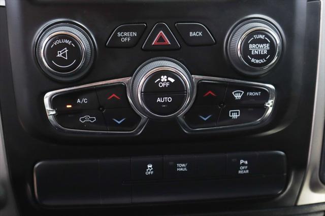 Photo of 2019 Diamond Black Crystal Pearlcoat RAM 1500 Classic