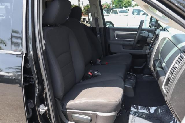 Photo of 2019 Diamond Black Crystal Pearlcoat RAM 1500 Classic