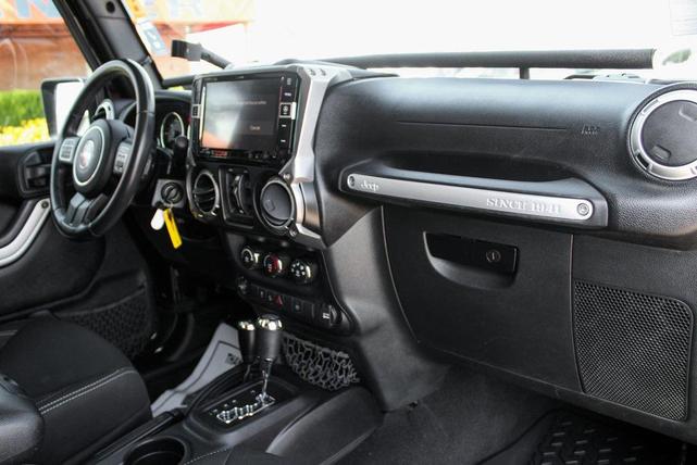 Photo of 2016 Black Clearcoat Jeep Wrangler Unlimited