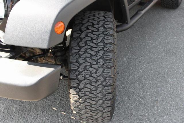 Photo of 2016 Black Clearcoat Jeep Wrangler Unlimited