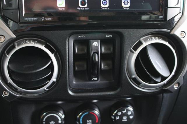 Photo of 2016 Black Clearcoat Jeep Wrangler Unlimited