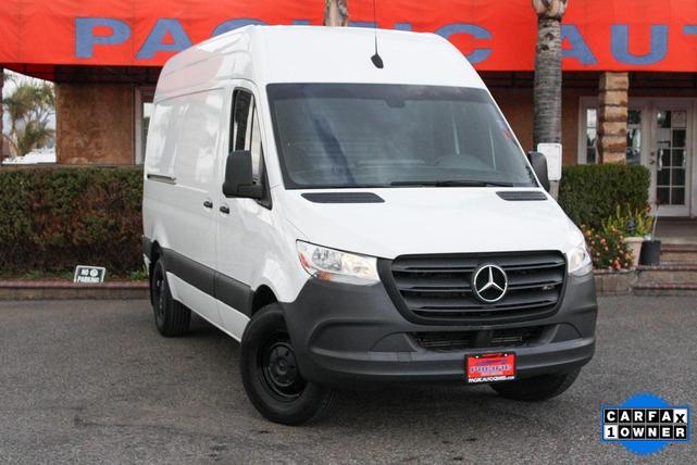 Photo of 2022 White Mercedes-Benz Sprinter 2500