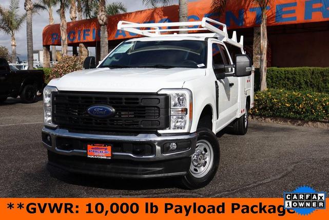 Photo of 2023 Oxford White Ford F-250