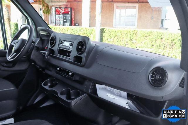 Photo of 2022 White Mercedes-Benz Sprinter 2500