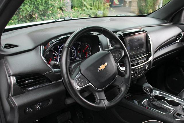 Photo of 2023 Summit White Chevrolet Traverse