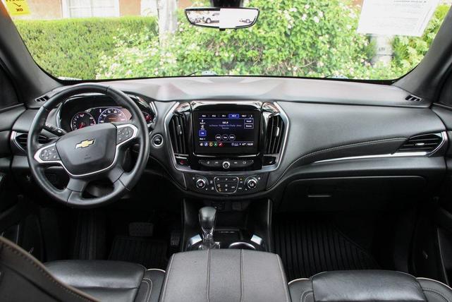 Photo of 2023 Summit White Chevrolet Traverse