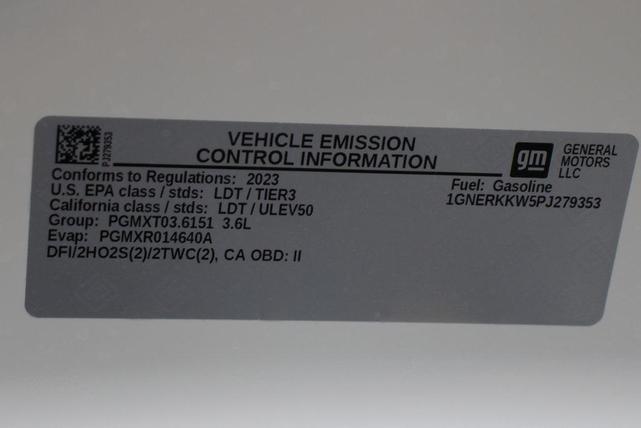 Photo of 2023 Summit White Chevrolet Traverse
