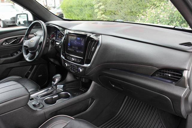 Photo of 2023 Summit White Chevrolet Traverse