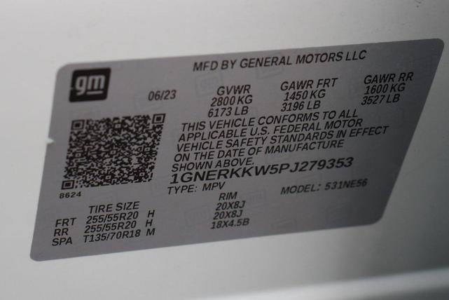 Photo of 2023 Summit White Chevrolet Traverse