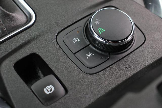 Photo of 2023 Summit White Chevrolet Traverse