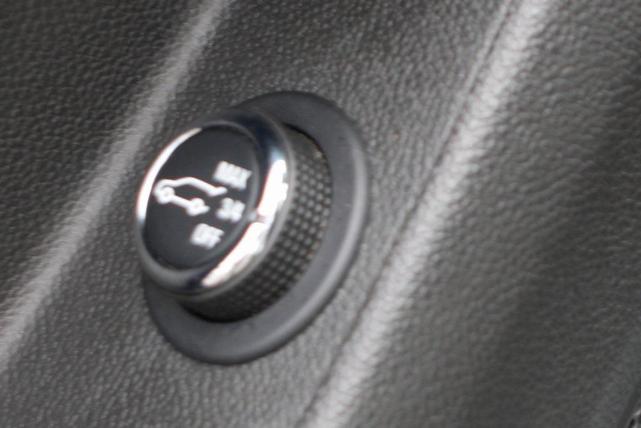 Photo of 2023 Summit White Chevrolet Traverse