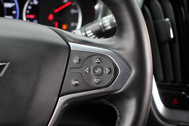 Photo of 2023 Summit White Chevrolet Traverse