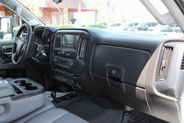 Photo of 2019 Summit White Chevrolet Silverado 2500