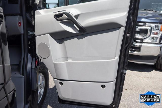 Photo of 2016 Black Mercedes-Benz Sprinter