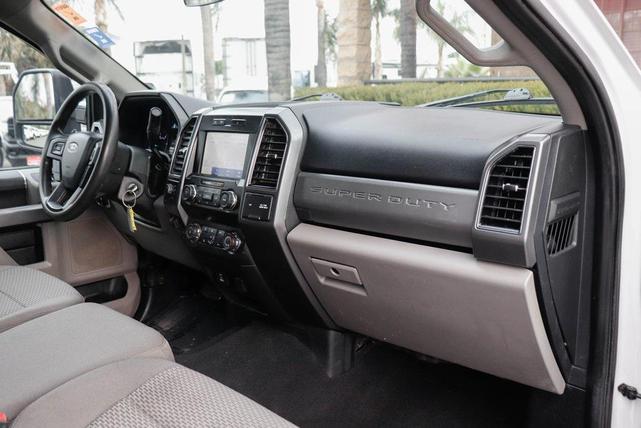Photo of 2020 Oxford White Ford F-350