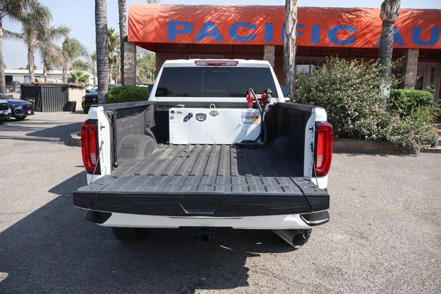 Photo of 2022 Summit White GMC Sierra 2500