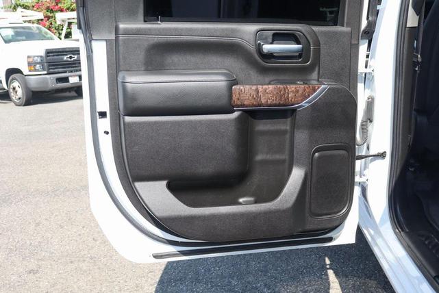 Photo of 2022 Summit White GMC Sierra 2500