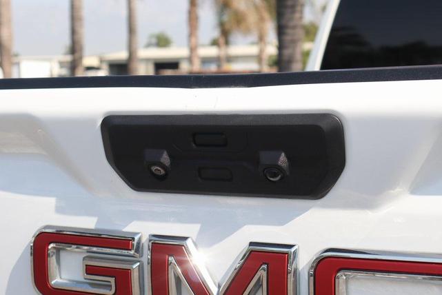 Photo of 2022 Summit White GMC Sierra 2500