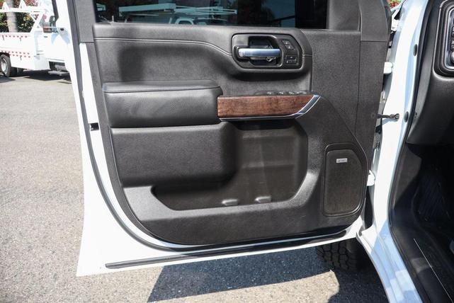 Photo of 2022 Summit White GMC Sierra 2500