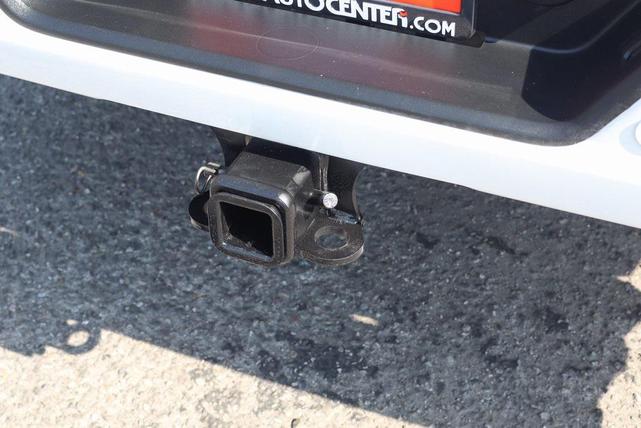 Photo of 2022 Summit White GMC Sierra 2500