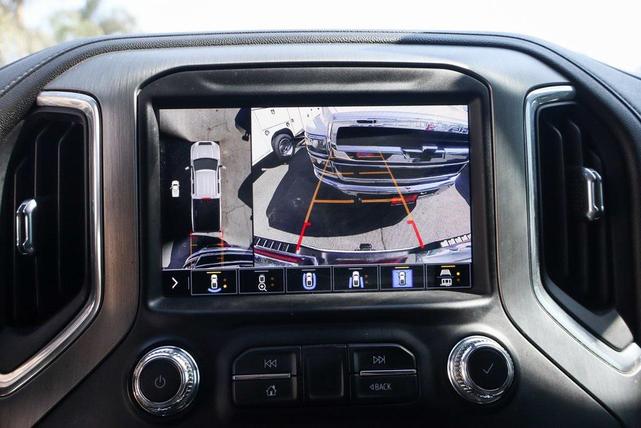 Photo of 2022 Summit White GMC Sierra 2500