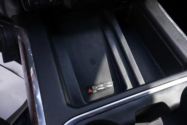 Photo of 2022 Summit White GMC Sierra 2500