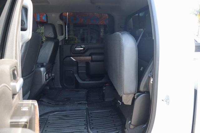 Photo of 2022 Summit White GMC Sierra 2500