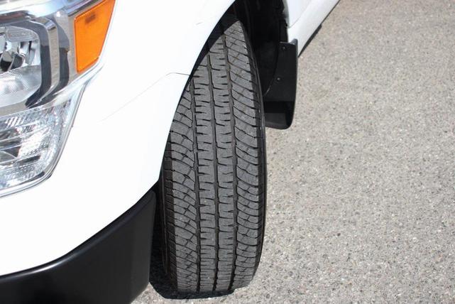Photo of 2019 Glacier White Nissan Titan