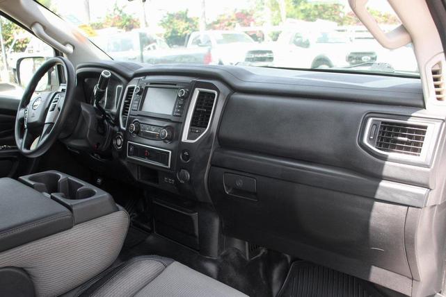 Photo of 2019 Glacier White Nissan Titan