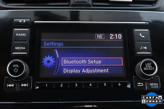 Photo of 2018 Obsidian Blue Pearl Honda CR-V