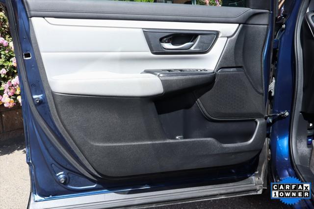 Photo of 2018 Obsidian Blue Pearl Honda CR-V