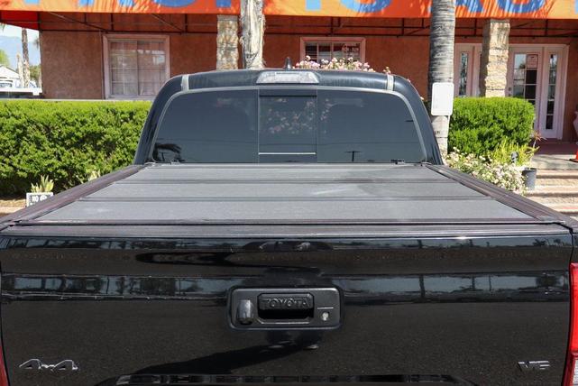 Photo of 2019 Midnight Black Metallic Toyota Tacoma