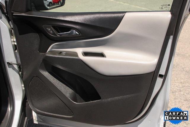 Photo of 2022 Silver Ice Metallic Chevrolet Equinox