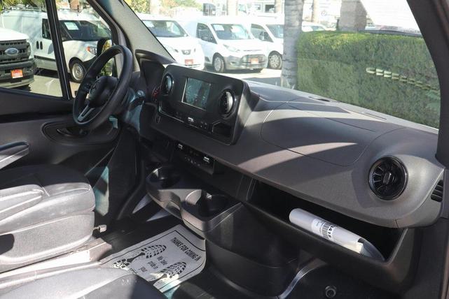 Photo of 2023 White Mercedes-Benz Sprinter 1500