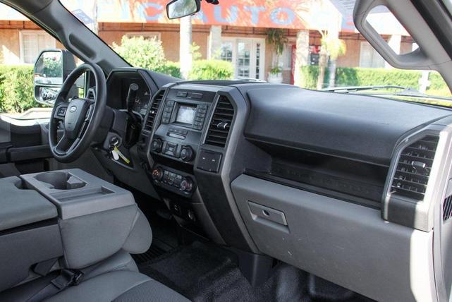 Photo of 2022 Oxford White Ford F-250