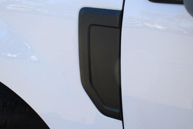 Photo of 2022 Oxford White Ford F-250