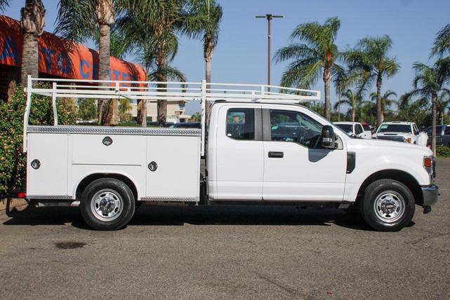 Photo of 2022 Oxford White Ford F-250