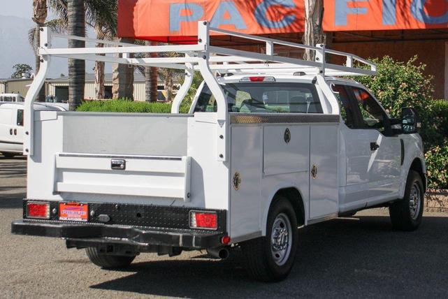 Photo of 2022 Oxford White Ford F-250