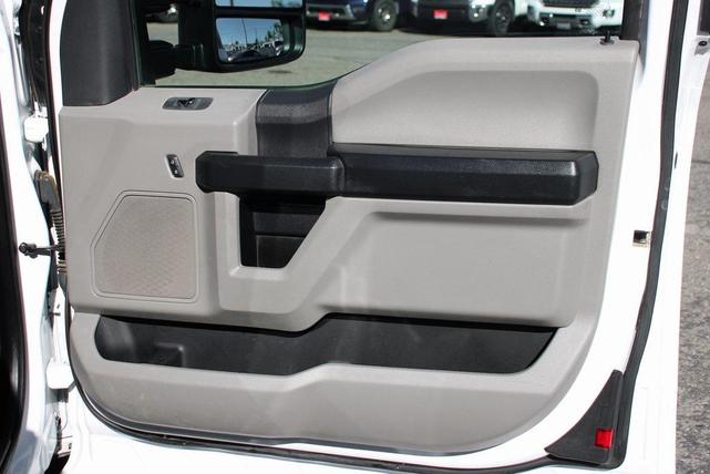 Photo of 2022 Oxford White Ford F-250