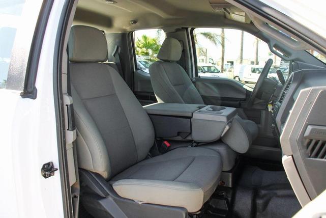 Photo of 2022 Oxford White Ford F-250