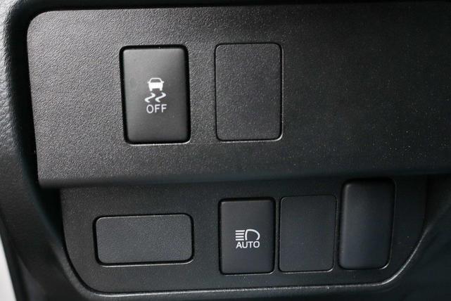 Photo of 2022 White Toyota Tacoma