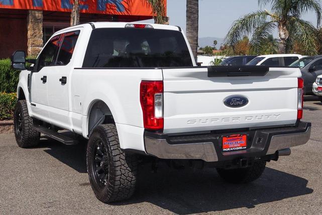 Photo of 2018 Oxford White Ford F-250