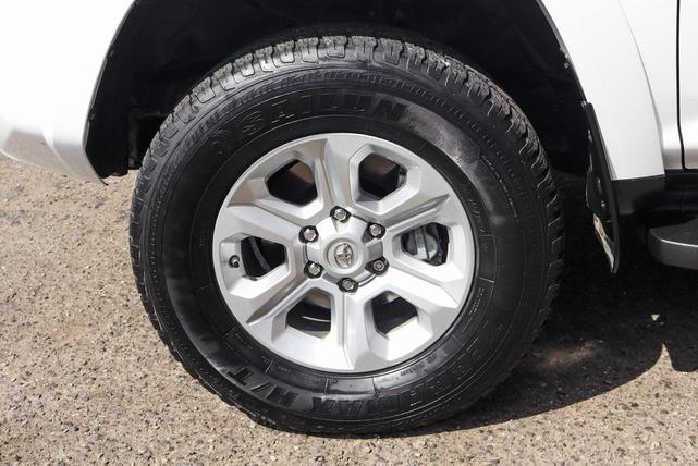 Photo of 2021 Super White Toyota 4Runner