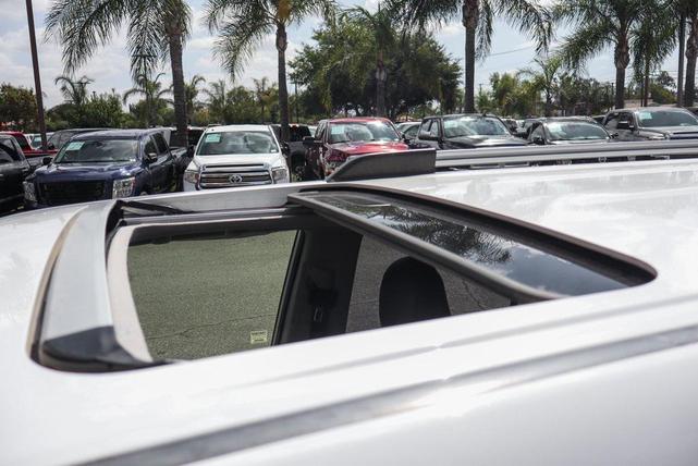 Photo of 2021 Super White Toyota 4Runner